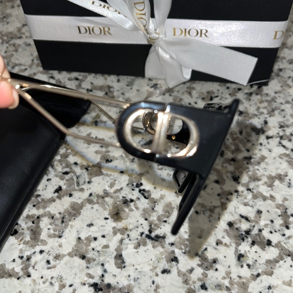 30MONTAIGNE DIOR
Black Square Sunglasses - Picture 5 of 8